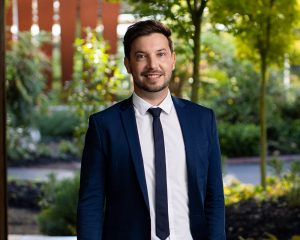 Dr BEN LAHOOD