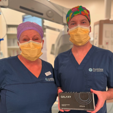 Opthalmologists with the Rayner GALAXY Box